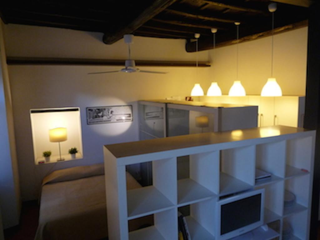 Cosy Trastevere Apartment Rome Bilik gambar